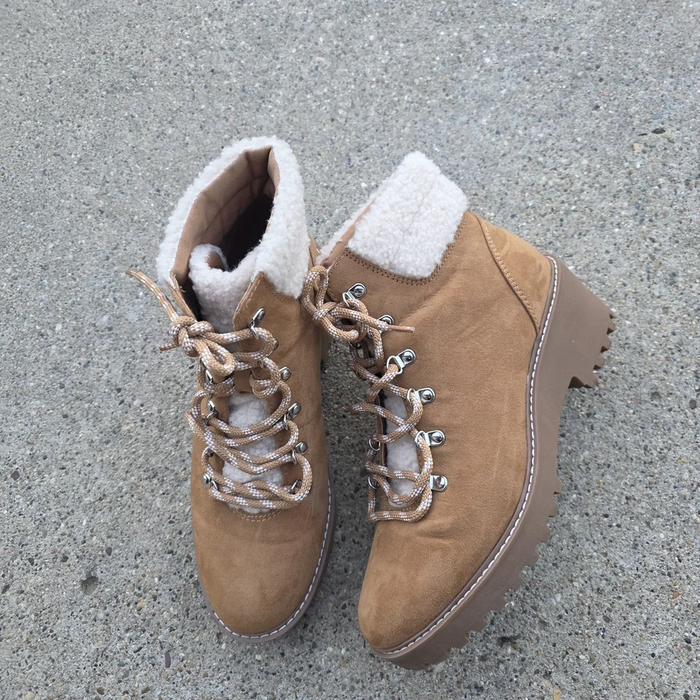 Universal Threat Women's Tan Suede Ankle Boots Size 8.5